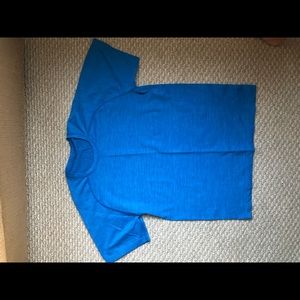 lululemon athletic tee.